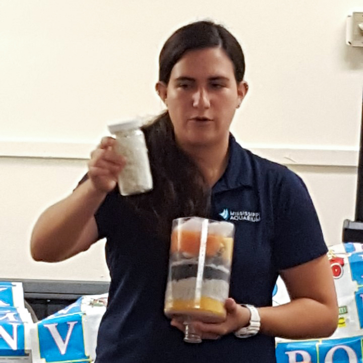 MyJHLS's tweet image. The Mississippi Aquarium visited the #RaymondLibrary
Children had fun putting together a water filter, learned about taking care of ocean animals, and played a game. Paper rings were made for the birds at the aquarium.
#MyJHLS #OceanOfPossibilities #SummerReading2022