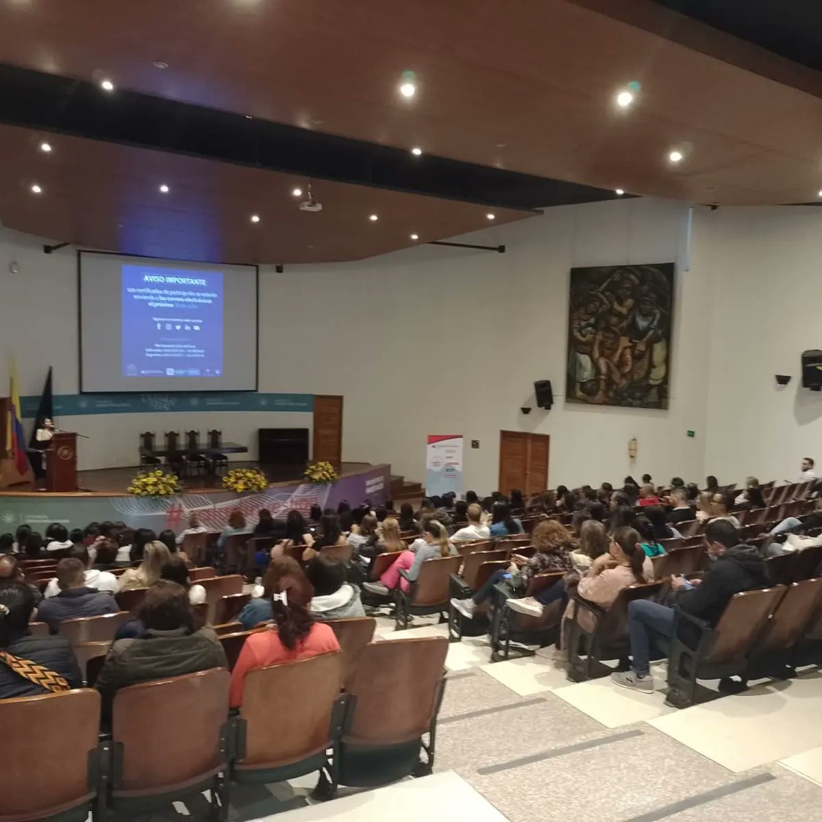 ClaudiaJarAngel's tweet photo. Hoy nuestra @facultadsaluducaldas es escenario del II Simposio de adicciones: una visión interdisciplinar liderado por la @CSJDManizales

Siempre nuestra universidad está abierta a propiciar espacio de diálogo y aprendizaje 
@JIMENAARISTILO @udecaldas https://t.co/KCtPDs7E2K