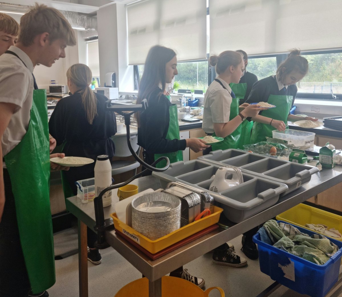 HeNewbattle's tweet photo. 🇪🇸 Senior Spanish class making Madelana de Nutella this morning, translating the recipe from Spanish to English. Well done everyone they looked great. @missreedspanish 
@languagesNCHS @MrMillarPE @NewbattlePE @newbattlehigh https://t.co/FCRGgJJ1pF