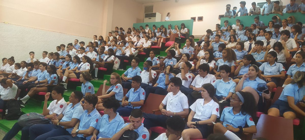 Intercambio con el historiador, escritor y guionista de cine Alberto Guerra Naranjo