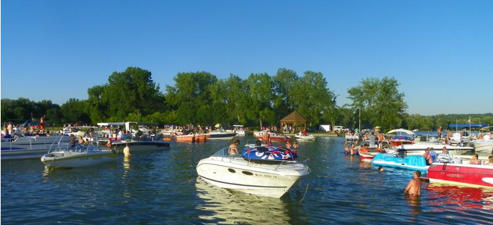 ConesuslakeC's tweet photo. Summer is finally here!! That means the Vitale Summer Concert Series starts this week. Click the article here to see who kicks of the Concert Series this week, as well as the concert line-up for the rest of the summer: https://t.co/wgsKROKToC https://t.co/dsPzfjq60Z