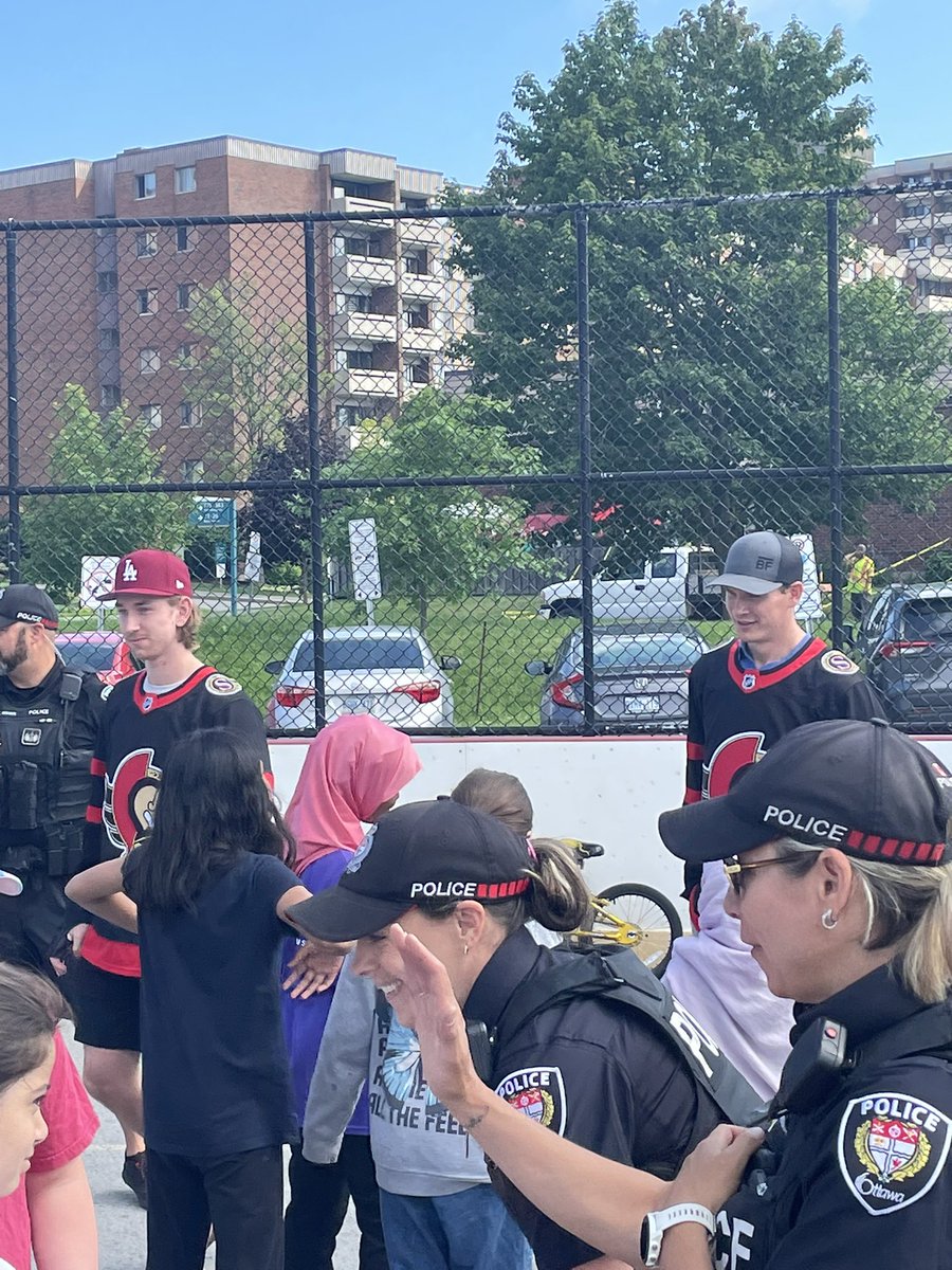 #Sens defencemen Nick Holden and Jake Sanderson are joined today by the Ottawa Police Service and kids from Bayshore Public School to donate bike helmets to local youth at Bayshore Park Rink.