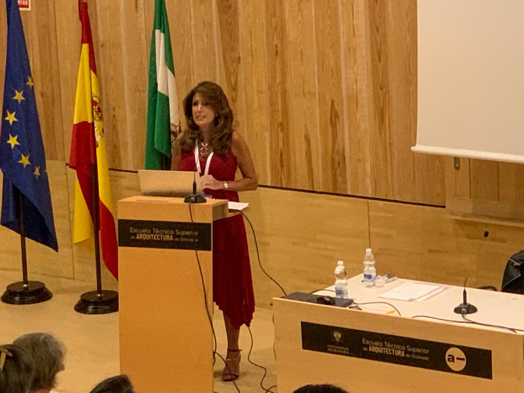 A real pleasure to have Prof. Marisa Peréz Cañado <a href="/marisacanado/">Marisa Pérez Cañado</a> talking about ‘Looking back to move forward: A research-based wishlist for the future of bilingual education in the early stages’ for the third day of ELLME conference. A talk as lively as she is!! 
#ELLME2022