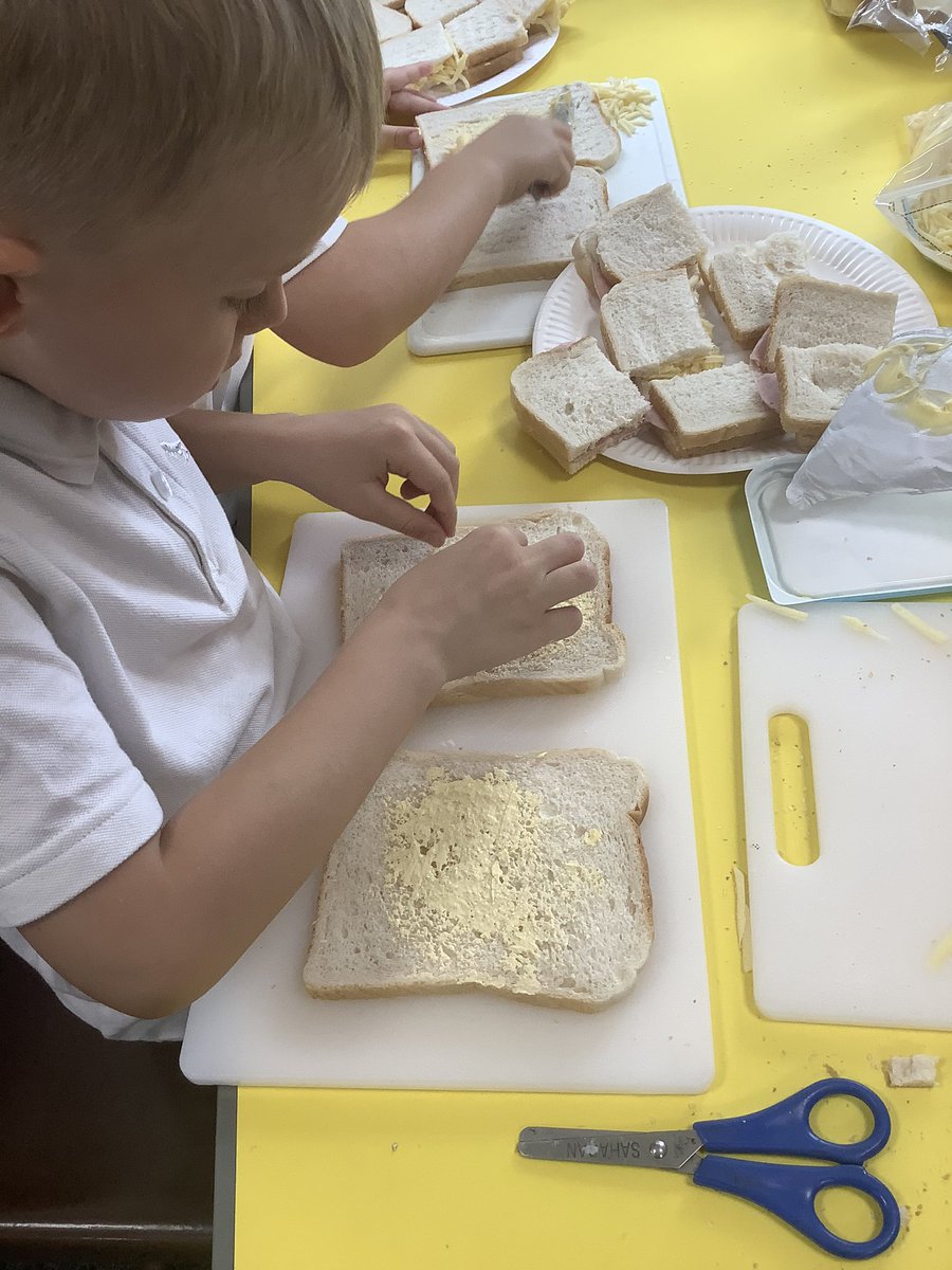 BandBschool's tweet photo. Team Aire have worked hard today prepping our healthy picnic for #STEMweek. We have made sandwiches, fruit kebabs, salad and biscuits. 🍪🥗🍓🥪 #BandBSTEM @eboractrust #KS1STEM https://t.co/xQmDGkDEoK