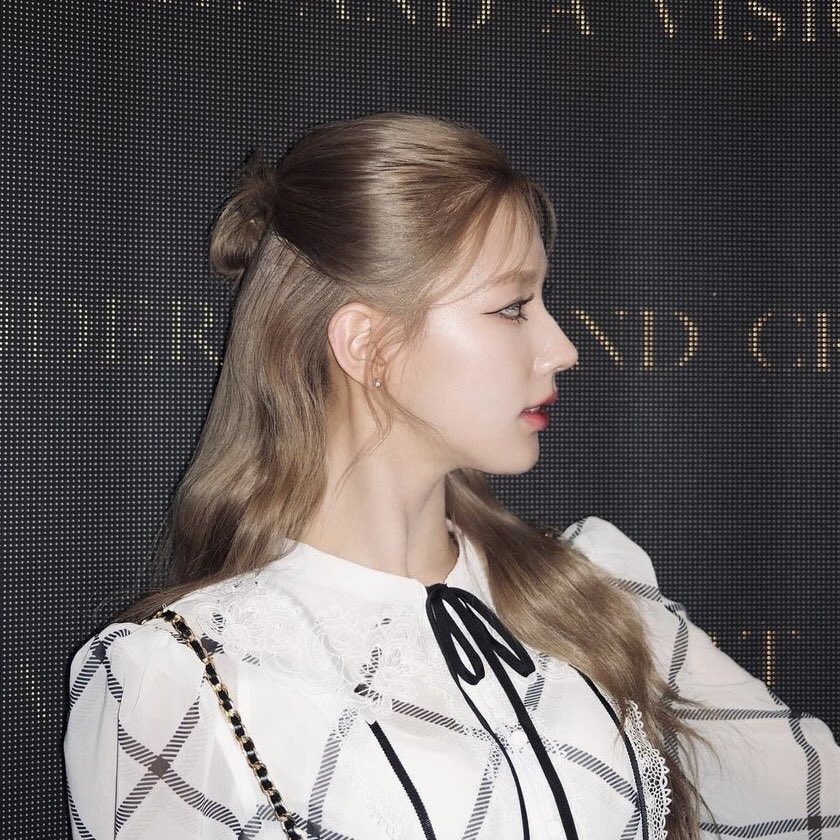 2yeonpic's tweet image. the category is SIDE PROFILE.
