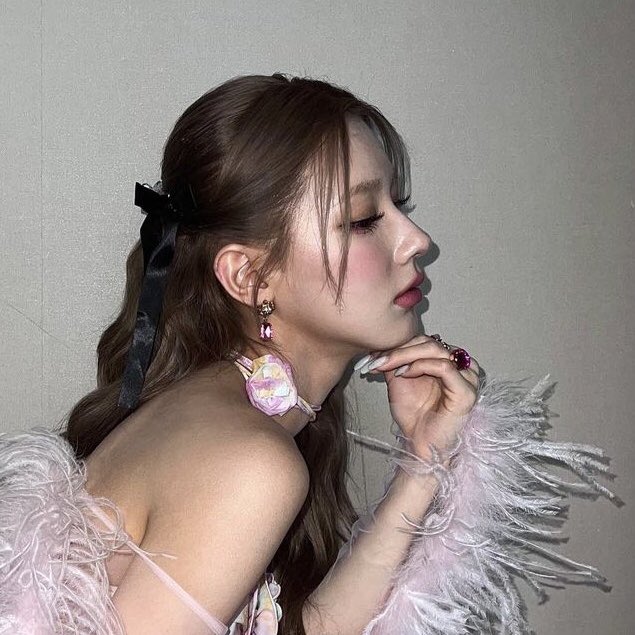 2yeonpic's tweet image. the category is SIDE PROFILE.