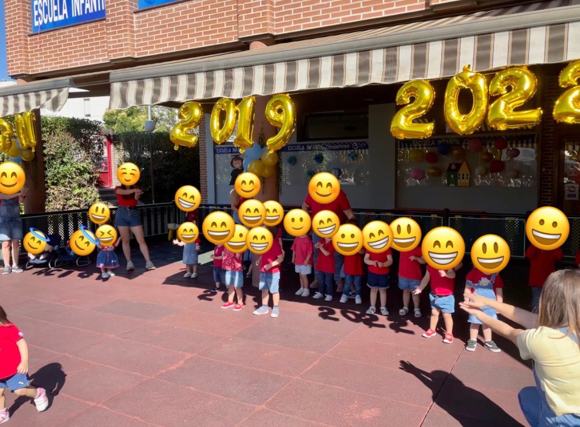 EChupetines's tweet photo. Hoy hemos celebrado el final de curso con un espectáculo musical en el que nuestros peques nos han hecho reír y disfrutar de lo lindo.

¡Muchas gracias por este día tan especial!

#educacióninfantil #escolapias #beescolapias #sumamossonrisas #educacion #findecurso  @escolapiasc https://t.co/qjqQczwMze
