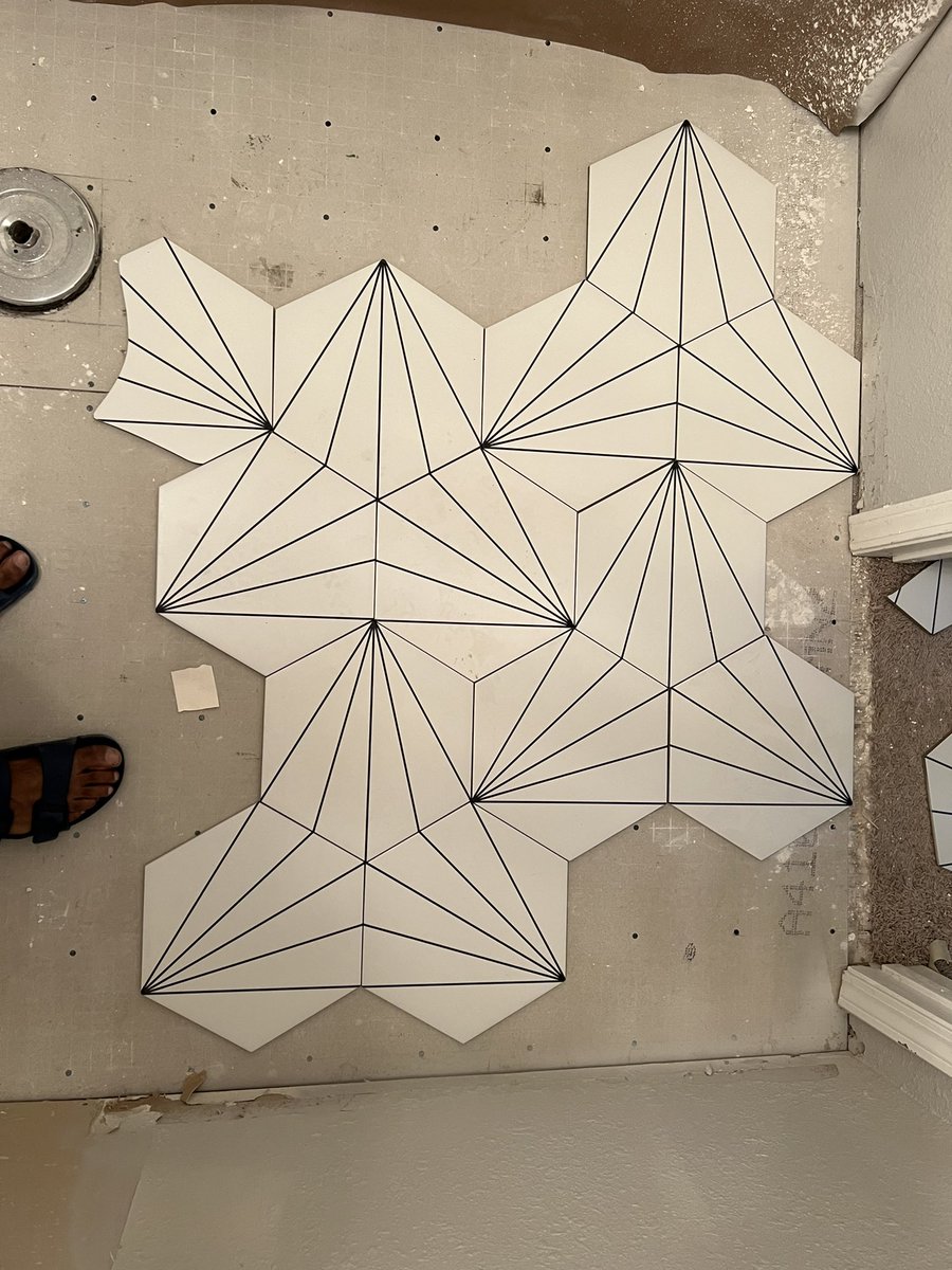 SallySpliffz's tweet photo. Obsessed with the new tile I picked out😋 https://t.co/DVfpknMpni