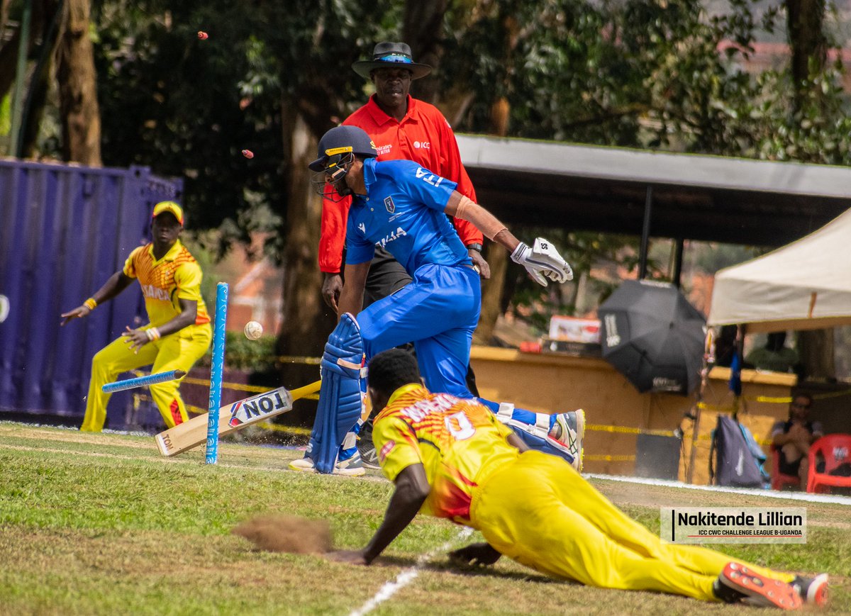 Bails off! Uganda Vs Italy
#TheRoadToCWC23
 #CricketCranes
📸: @LillianSports