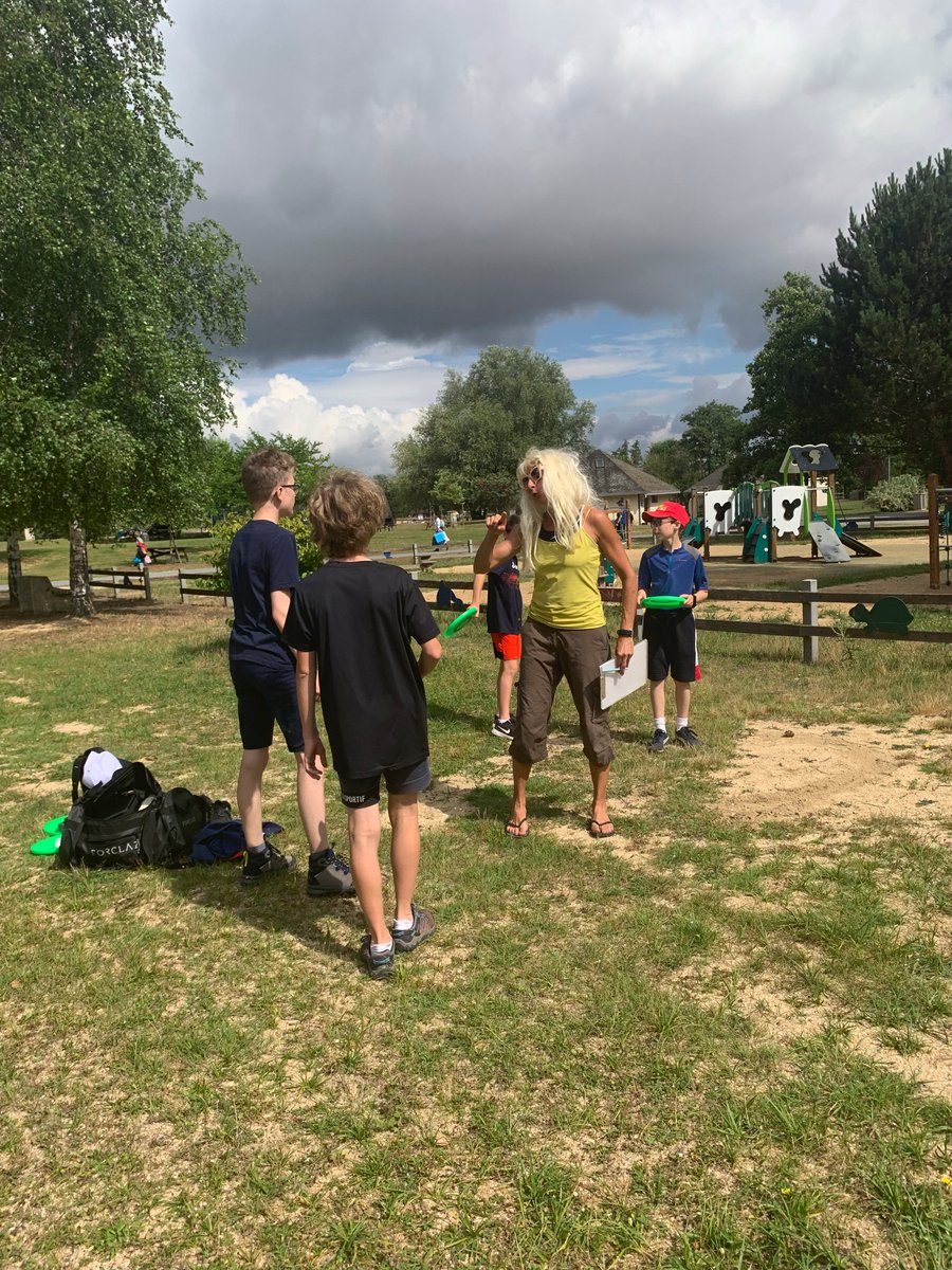 Collège des Bourgognes Chantilly tweet media