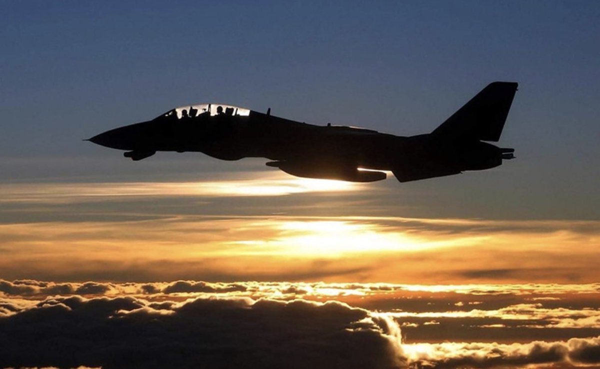 PucaraDefensa's tweet photo. El “#TopGun” que llevamos dentro
@FuerzaAerea_Arg #fighter #caza #mirage #guerrerosdelhielo #escuadron55 #finger #mara #delta #supersonico #tandil #VIbrigada #M3EA #M5A #A4AR #fightinghawk #jf17 #FAA 

https://t.co/HwzNuU8jcN https://t.co/o32sHjpJWI