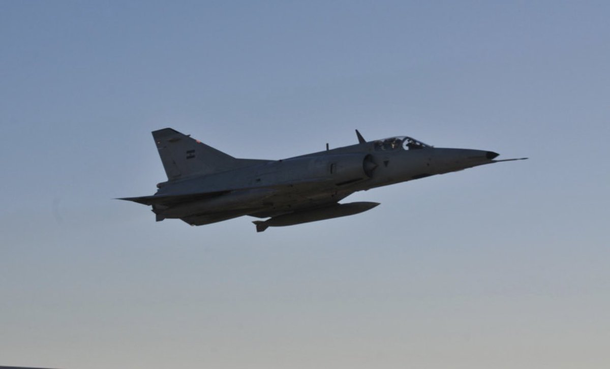 PucaraDefensa's tweet photo. El “#TopGun” que llevamos dentro
@FuerzaAerea_Arg #fighter #caza #mirage #guerrerosdelhielo #escuadron55 #finger #mara #delta #supersonico #tandil #VIbrigada #M3EA #M5A #A4AR #fightinghawk #jf17 #FAA 

https://t.co/HwzNuU8jcN https://t.co/o32sHjpJWI