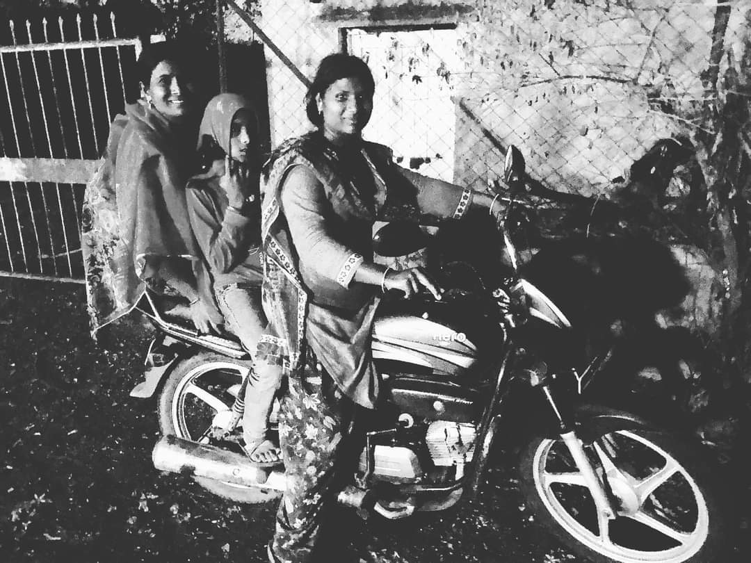 My Adventurous domestic help comes to my house on bike. 

<a href="/TheBikerni/">MotorcycleClubofdYr</a>

#salmankhan #ranbirkapoor #royalenfield #apache1604v #women #womenbikers #BikerGirl #biker