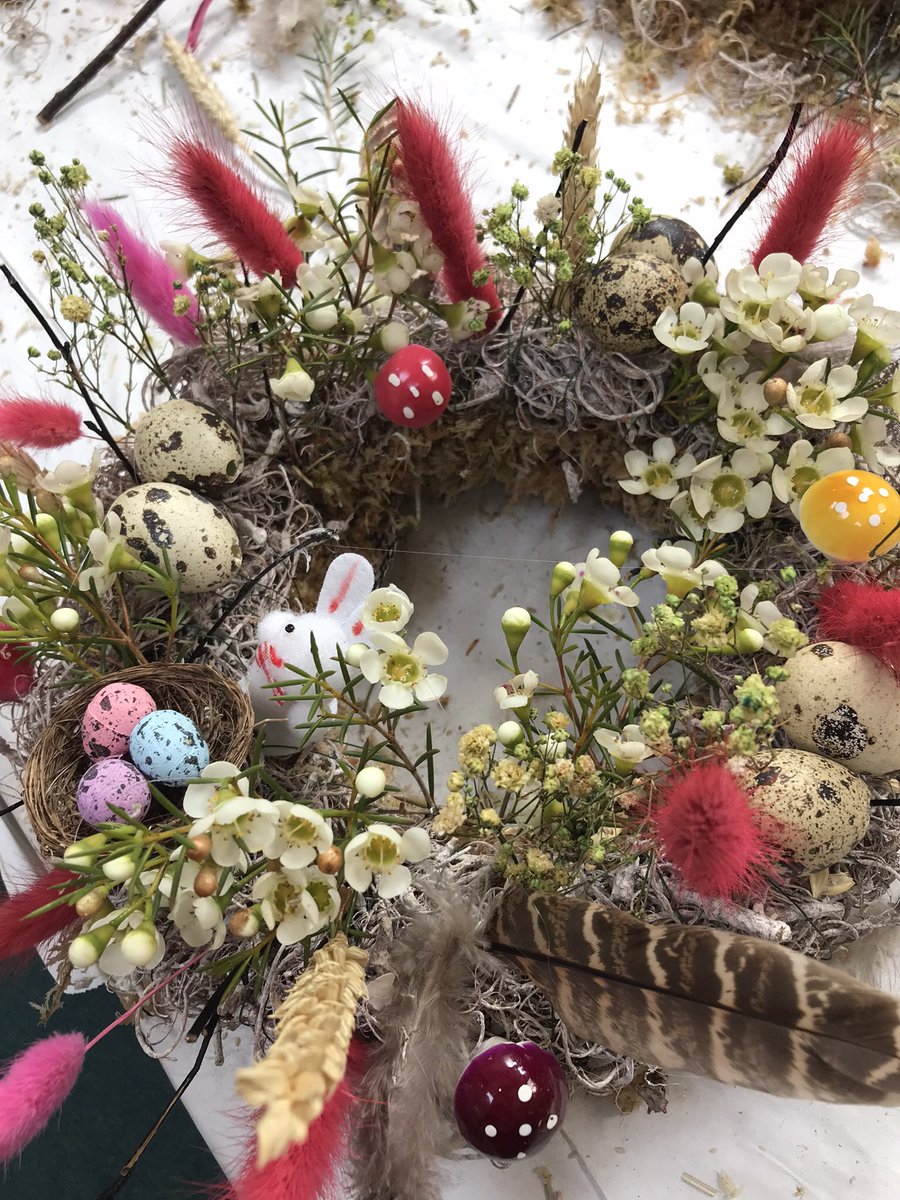 StephsFlowerB's tweet photo. Easter workshop at Holt County Park https://t.co/ox0mPWlYP3