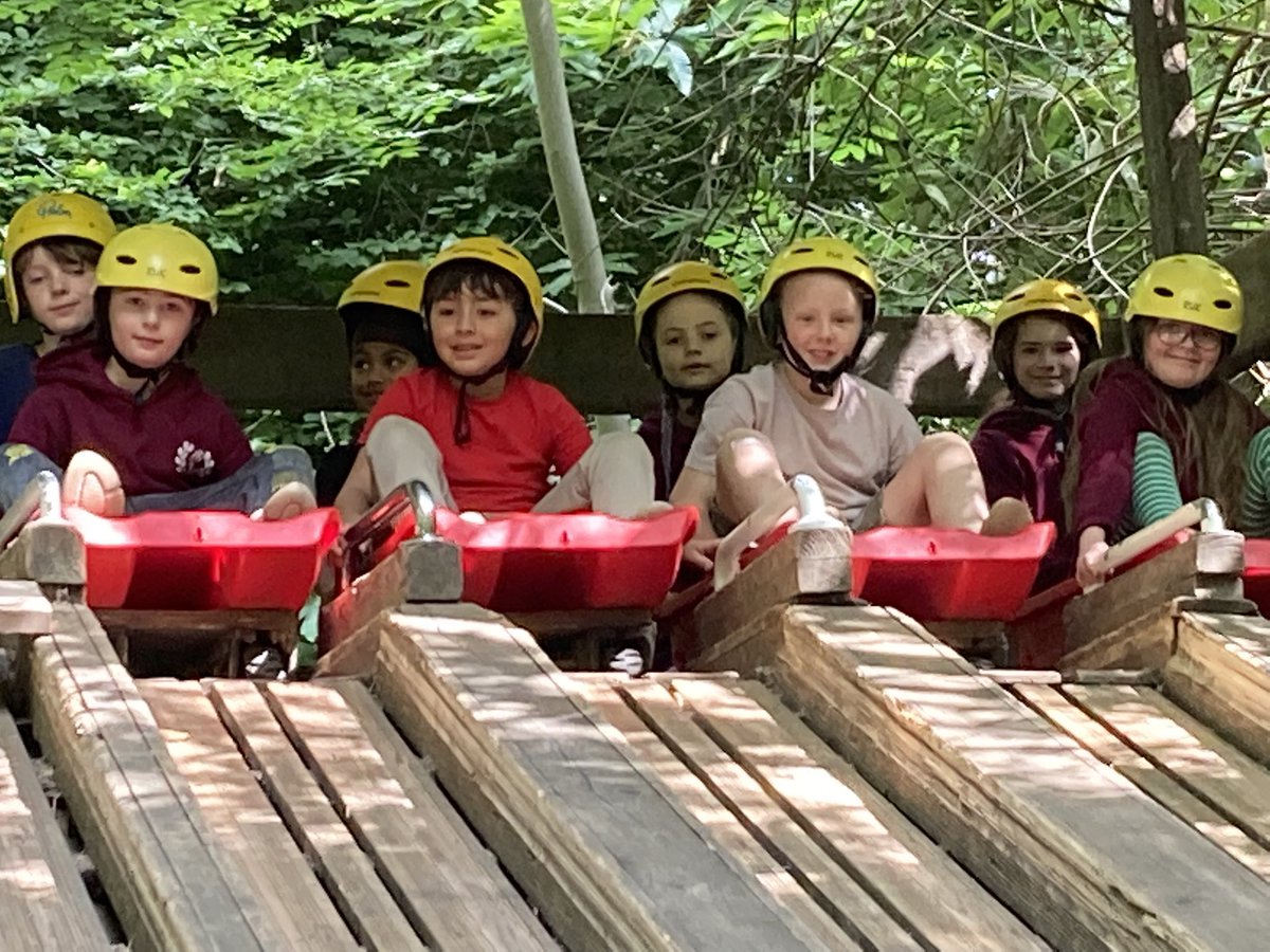 St Chris Junior School tweet media