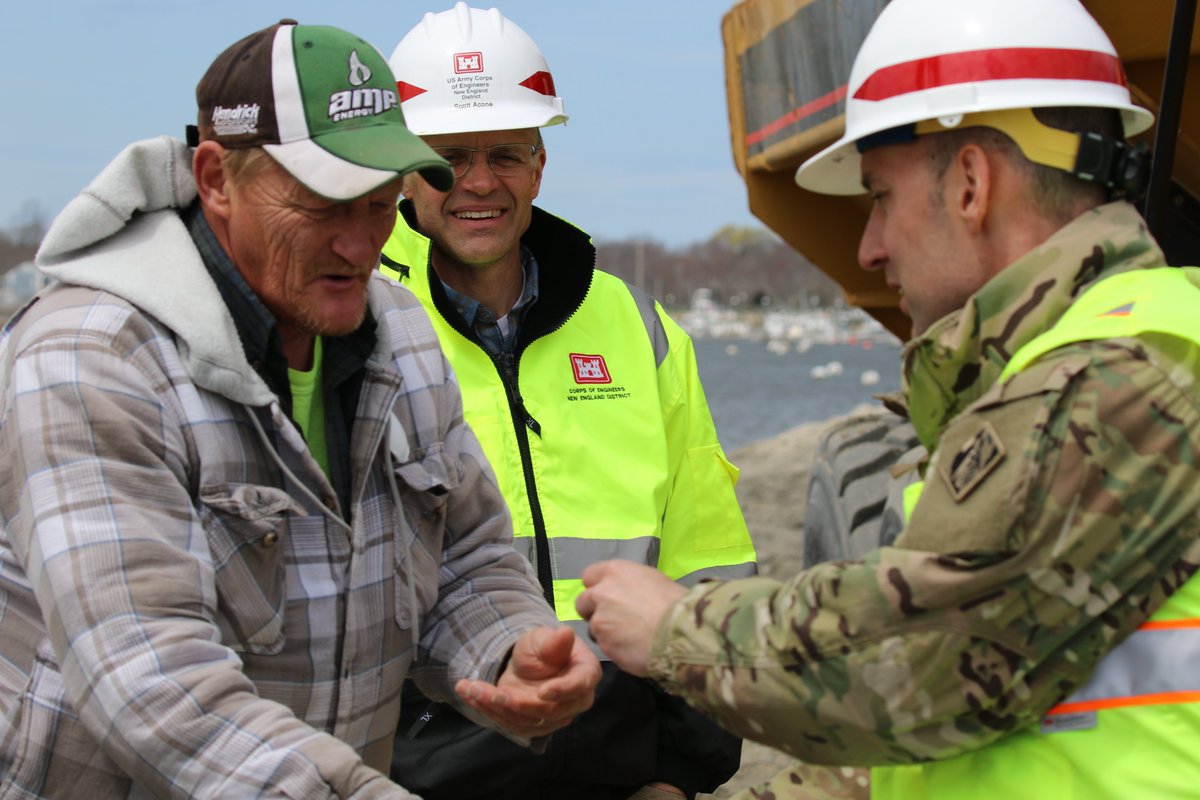 CorpsNewEngland's tweet photo. Thank you to @USACEWilmington and @VicksburgUSACE for supporting our recent efforts to dredge #GreenHarbor and #StageHarbor, MA in April and May. The dredge Murden was critical to the overall success of both projects, hauling out a combined 80,000 CY of sand and cobble shoaling. https://t.co/hwnJrW3ahL