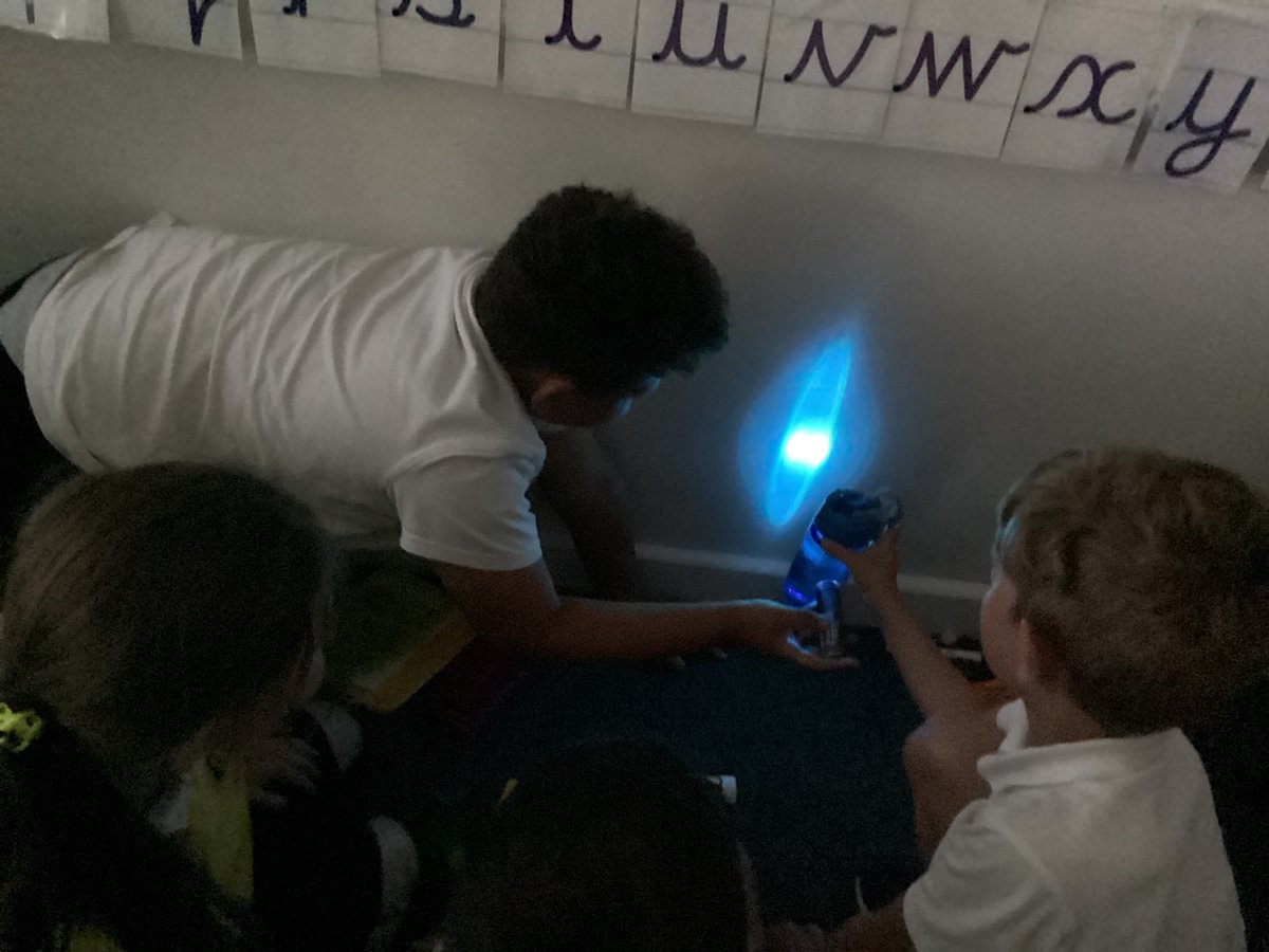 sandyacademy's tweet photo. Ash class have explored shadows today. We experimented with opaque, translucent and transparent objects. We had a great discussion and decided that opaque objects cast the best shadows because they allow no light through them. https://t.co/PgY22woAHW