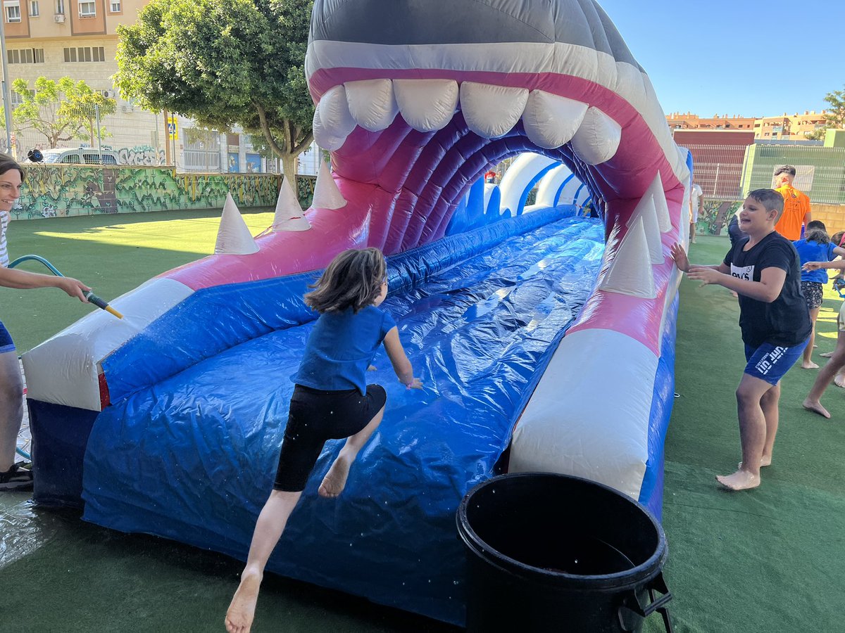 CEIPCARMBURG's tweet photo. Despedimos el curso 21/22 con nuestra fiesta del agua. Gracias a nuestra AMPA @ampacolores  por la buena organización y a nuestras familias q han colaborado en hacerlo posible por el disfrute de nuestro alumnado Gracias.A toda la comunidad educativa feliz verano @Malagaconvive https://t.co/TaLGYStnjg