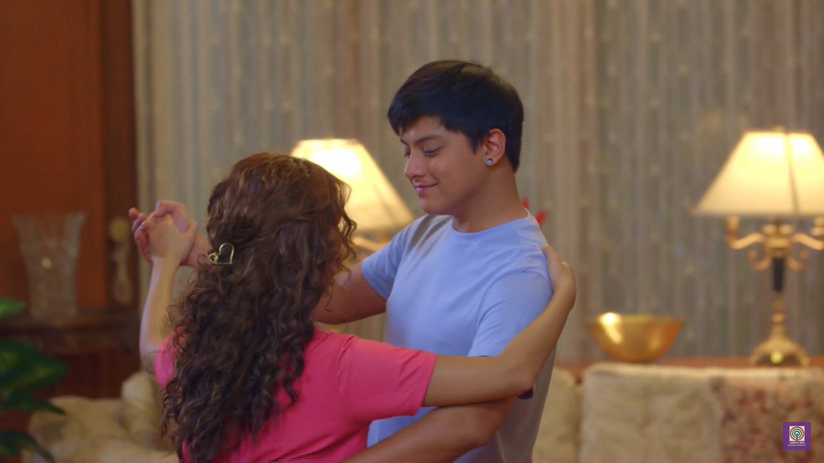 misslefty_'s tweet image. "it's okay baby..."

"see..."

ALIatELOY UNANG SAYAW
#2GoodDancePartner