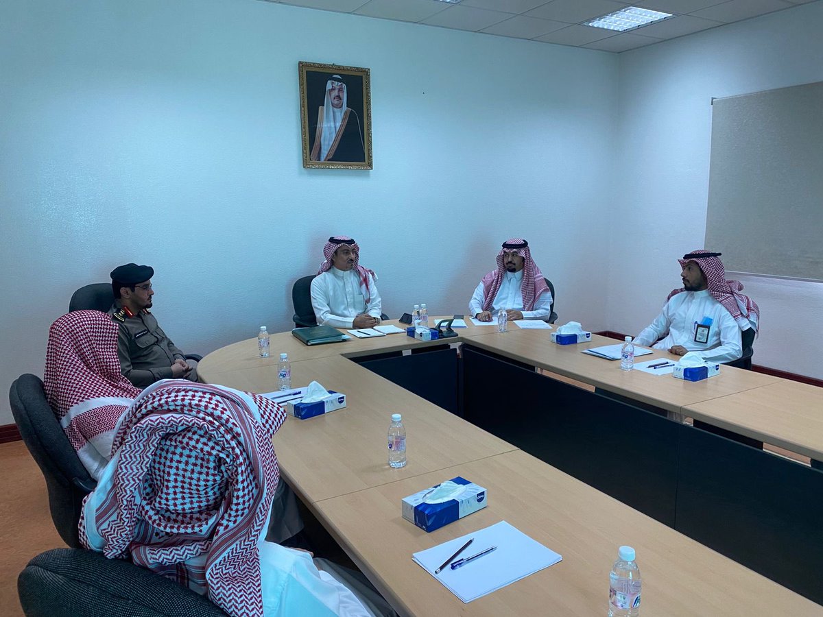 MushaytKhamis's tweet photo. انفاذًا لتوجيهات سمو أمير منطقة #عسير -يحفظه الله- لتلمس احتياجات المواطنين وخدمتهم على اكمل وجه

تفقد محافظ #خميس_مشيط مركز وادي بن هشبل التابع للمحافظة، وتم عقد عدة اجتماعات بالادارات الحكومية، ومقابلة المواطنين، والاستماع لمطالبهم وتلمس احتياجاتهم. https://t.co/Ywm9QX12un