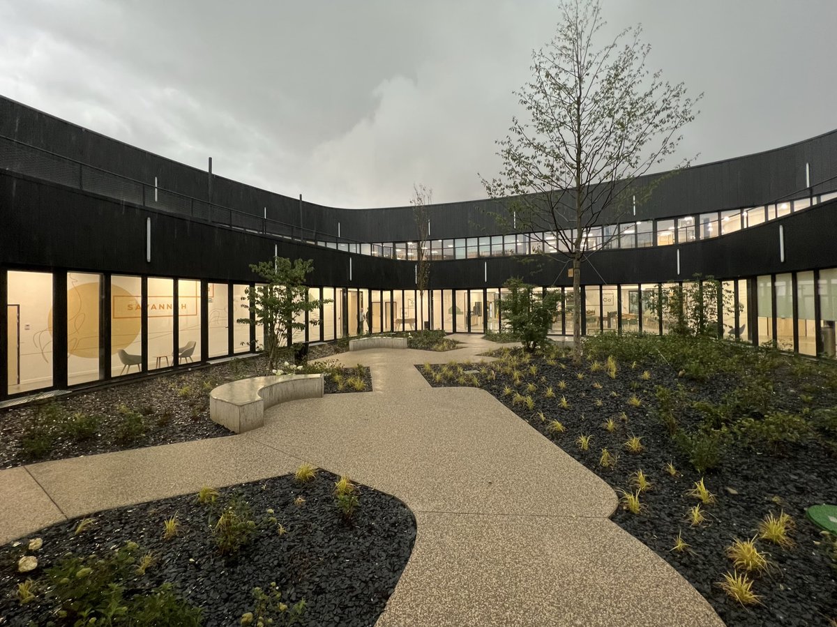 [JOUR DE FÊTE !] #Inauguration du siège #Tiama. Situé à #saintgenislaval, #thecore répond aux nouvelles exigences du monde du travail : un #bâtiment modulable, réversible, respectueux de l’environnement et qui favorise le travail d’équipe et le bien-être des salariés. #teamarchi