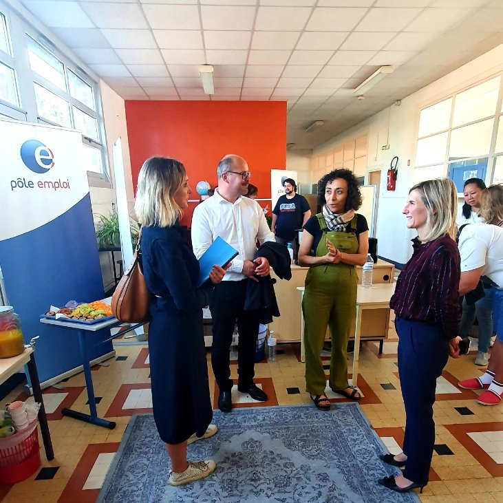 #PolitiqueDeLaVille #Emploi 
Camille Tubiana, préfète déléguée pour l'égalité des chances, s'est rendue le 22/06 au #GamingDay organisé par l'agence @poleemploi_HDF  de #Roubaix et l'association pour le développement de l'éducation permanente (ADEP).