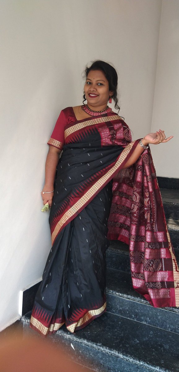 AnimaSahoo10's tweet photo. #myhandloom
#mypride
#Sambalpurisaree https://t.co/Aq9a0810VB
