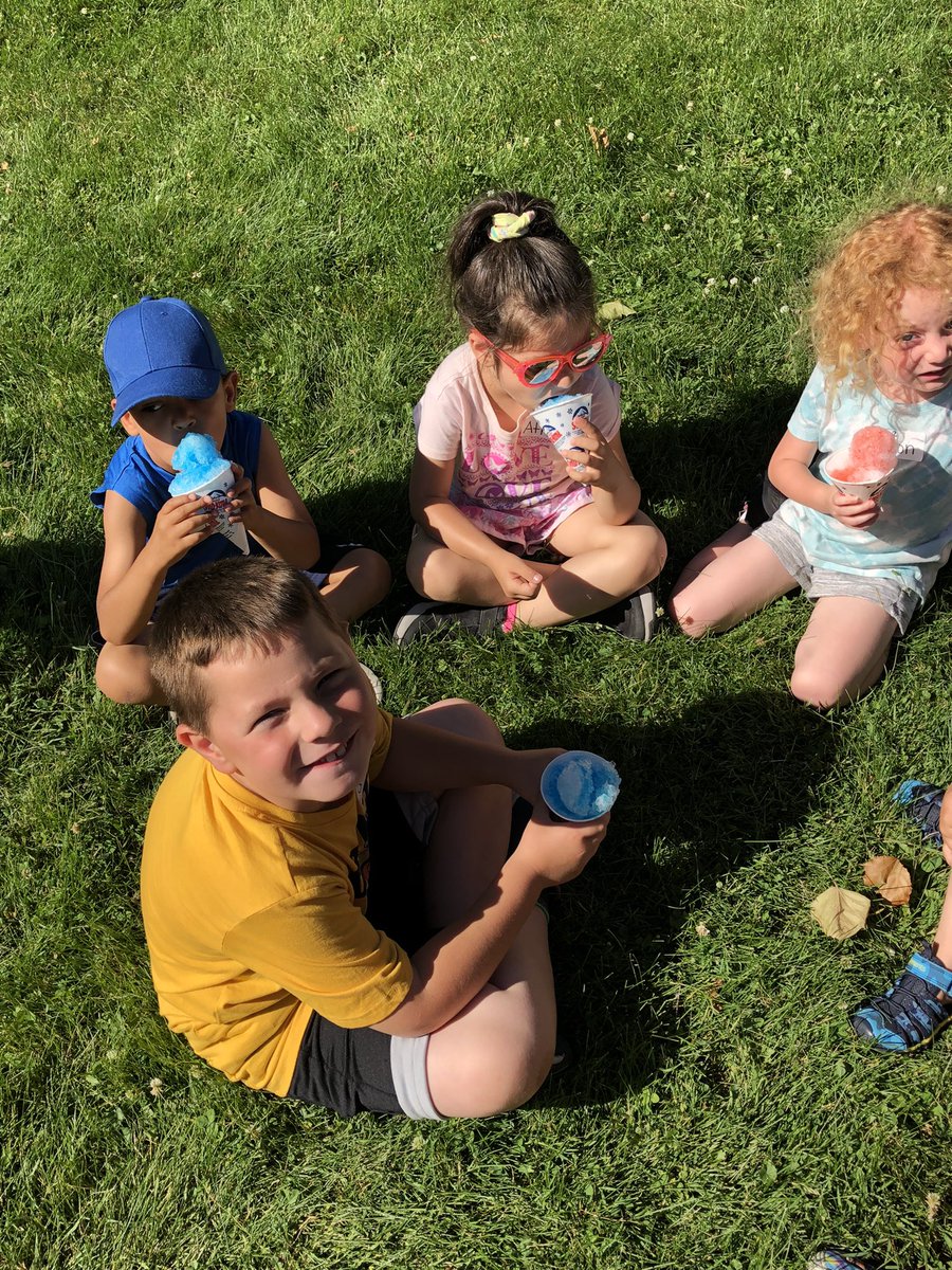 HetheringtonPS's tweet photo. Super Happy Fun Day is in full swing with games, challenges and snow cones!  @gecdsbpro @learningstance https://t.co/7jTE0DXv2A