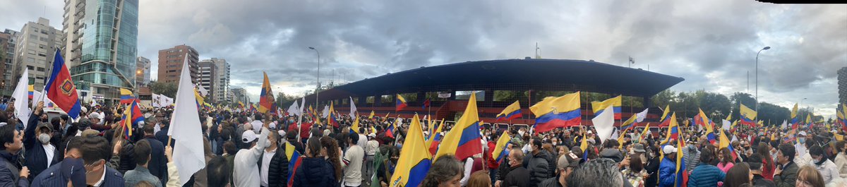 Polificcion's tweet photo. HOY nuevamente. Tribuna de los Shyris, 16h. Expresión masiva por la democracia, por el diálogo y por la paz. Tiene que ser un plantón. No una marcha porque es imposible controlar grupos que cometan la locura de confrontar a la gente en la CCE. https://t.co/Pxqh7qPIgx