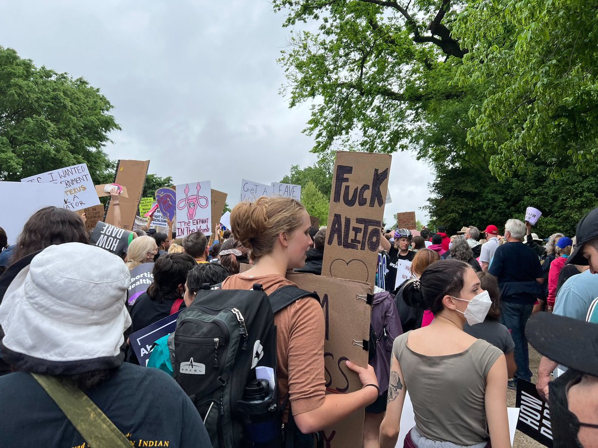 The sign says it all.

Fuck Alito.
Fuck Thomas.
Fuck Kavanaugh.
Fuck Gorsuch.
Fuck Barrett.

#RoeVWade #AbortionAlways