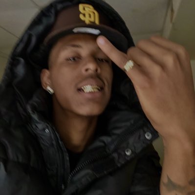 ace_r1zy's tweet photo. #NewProfilePic https://t.co/UvoJYpz36a