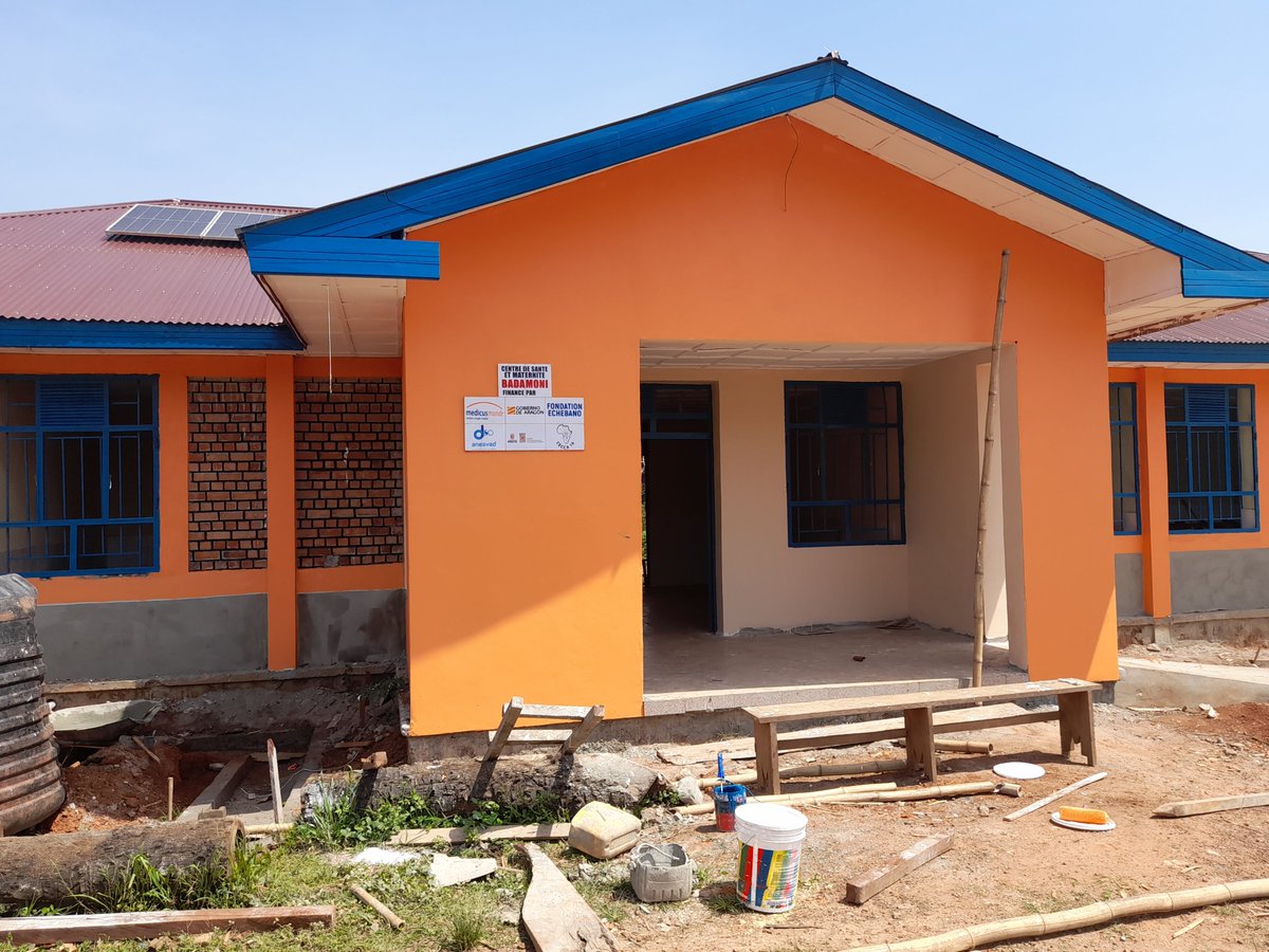 medicusmundinam's tweet photo. Nuestro equipo en #RDCongo nos comparte imágenes📸de cómo está quedado el nuevo complejo Centro de Salud-Maternidad de #Badamoni que ya es una realidad😍Enhorabuena por el curro‼
➡️https://t.co/6BLfqauYcI
🙏Gracias @GobAragon @AytoPinto @Anesvad y #FundaciónEchebano por el apoyo https://t.co/zkmx9FErTE