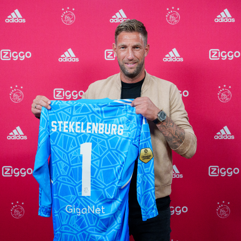 AFCAjax's tweet photo. 39 years old and still going strong ❌❌❌

Maarten Stekelenburg +𝟭