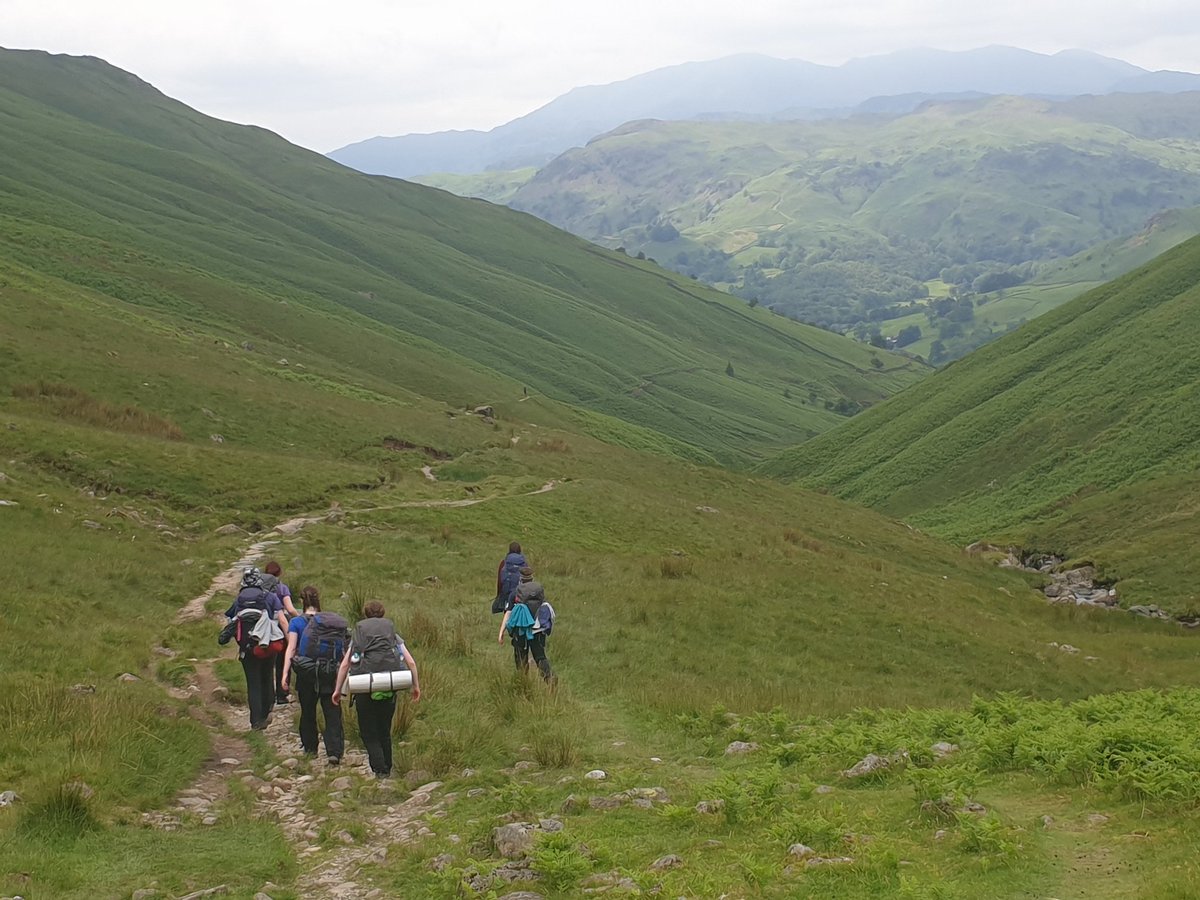 HTAdventureCo's tweet image. Another lovely day over the #Lakes

Working with #dameallansschool on their #gold #dofe 

#golddofe #dameallans #winnietheboxerdog #boxerdogadventures #winnietheadventuredog