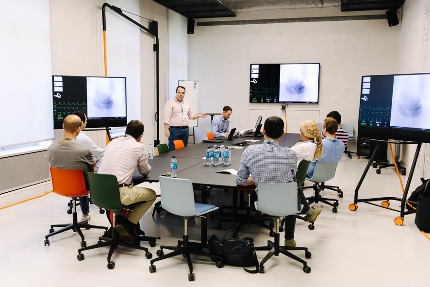 Our hands-on training continues with our #IFPdigital #IFP2022 #EPfellows #epeeps perfecting their LV lead placement techniques on glass heart models and an Implant Simulator.