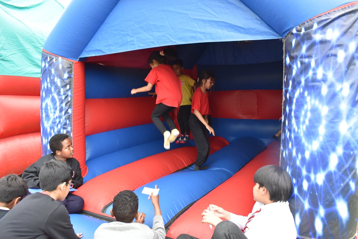 priestmeadproud's tweet photo. Thank you to our amazing PPA for organising the sponsored bounce today. The children thoroughly enjoyed themselves! 😄 #BouncyCastle #SponsoredBounce https://t.co/9knB54KYR5