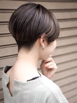 Lixxid's tweet photo. 襟足クソ長かったんだけど暑すぎて何も考えず切ったら人生��上最大に失敗して後襟足ガタガタなんてもんじゃなくてもうなんていえばいいのかわかんないくらい変になったんどけどもどうしたらイイでしょうか。ちなみに日曜日美容室行きます（どこ行くかも決まってない。、

この画像は全部ネットで検索し https://t.co/ijUnH3zYWO