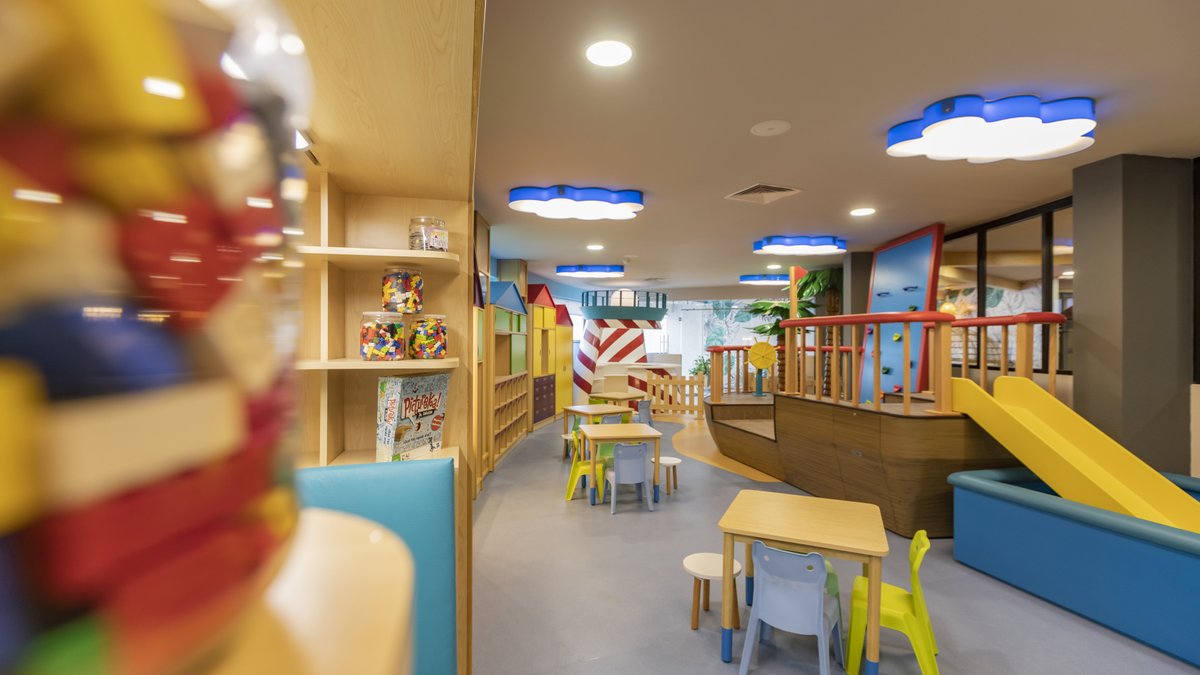 The Kids Club is ideal for kids to enjoy the exciting games and fun activities supervised by our staff. 🎉

Meanwhile, you can enjoy the wealth of amenities at #RoyalResorts and the beautiful #MexicanCaribbean. 🌊🌴

#FunFriday
.
.
#Mexico #Cancun #PlayaDelCarmen #TheRoyalSands