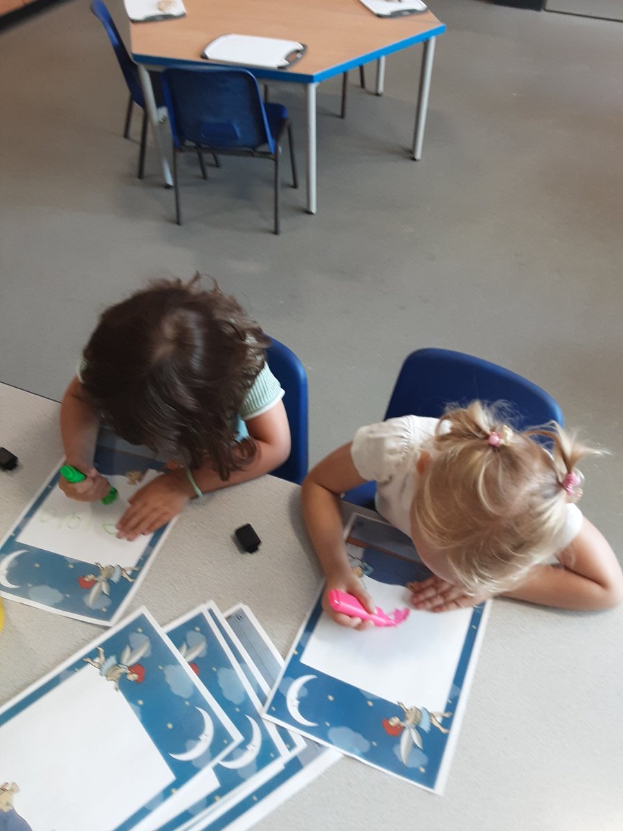 gcpfs1's tweet image. The children have loved learning about dental hygeine this week @PrimaryGreat #gcpphysicaldevelopment