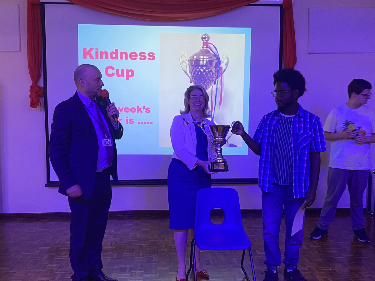 Anna_Firth's tweet photo. Visited @LancasterSch today for #LearningDisabilityWeek✏️Fantastic to see the preparation the young adults are getting to ready them for life 🏫 Facilities and activities for pupils - simply amazing. Fortunate to present the students with awards at their assembly 🏆#AnnaFirthMP https://t.co/JIWruOdpl2
