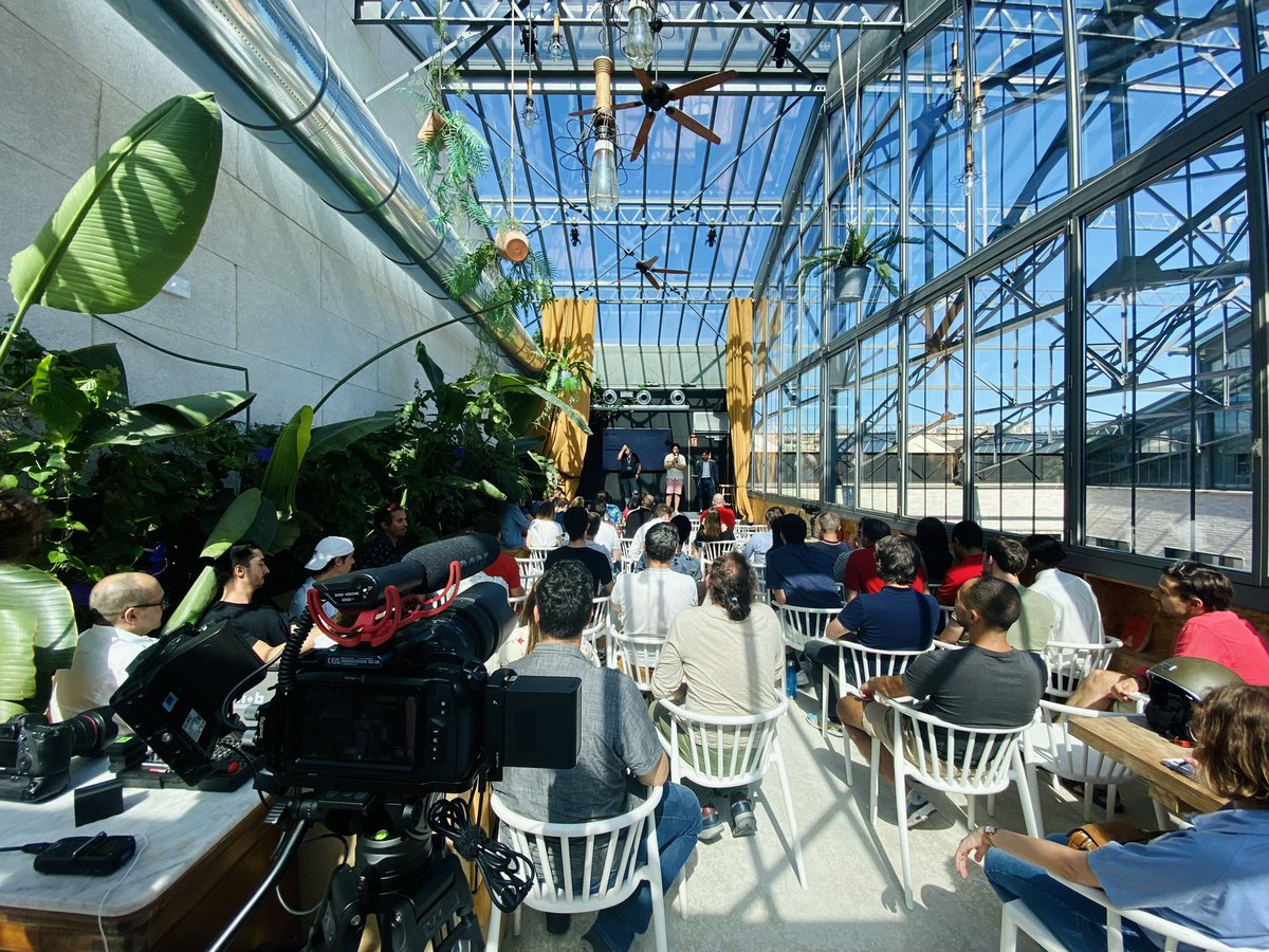 Après 9 semaines de bootcamp avec notre partenaire <a href="/LeWagonMrs/">Le Wagon Marseille</a>, nos étudiants du programme MSc Digital Marketing and Sales présentent leur projet final dans un cadre exceptionnel ! ☀️