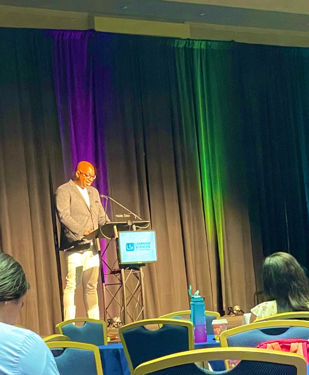 LindShaurette's tweet image. “Never lower your goals.” -@kwamealexander 

Completely fan-girling here as #BE2022 comes to a close with the most inspiring keynote speaker I have been in the presence of.  Thank you for the power of your words.