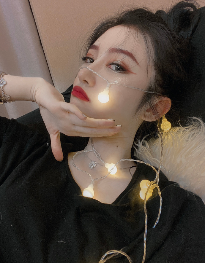 XuieMee's tweet photo. Let light shine out of the darkness🥰 https://t.co/8MTzRdSO0E