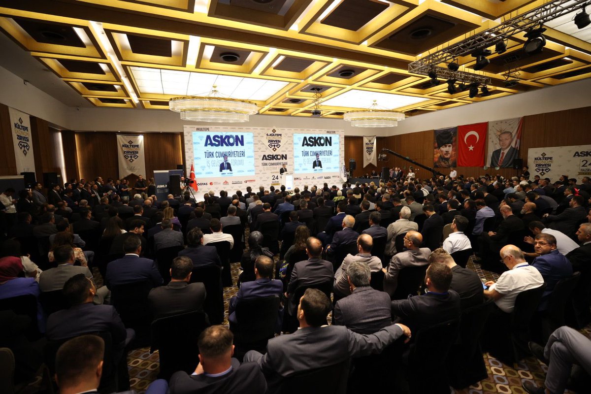 1/4 Hazine ve Maliye Bakanımız Sn.Dr.<a href="/NureddinNebati/">Dr.Nureddin NEBATİ🇹🇷</a> ’nin teşrifleri ile gerçekleştirdiğimiz ve Türk Cumhuriyetleri'nde yatırım ortamı ve ticaret fırsatlarını ele aldığımız 4. Kültepe Ekonomi Zirvemizi hamdolsun amacına uygun bir şekilde nihayetlendirdik. <a href="/HMBakanligi/">T.C. Hazine ve Maliye Bakanlığı</a>