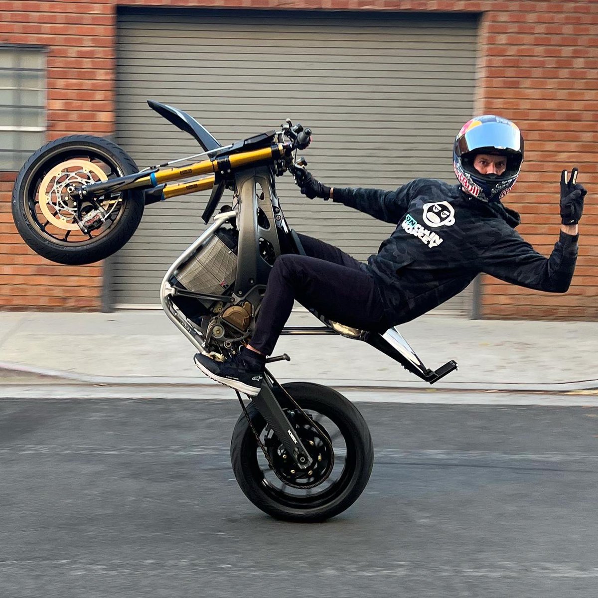 AaronColton's tweet image. Funding good with good. The concept is unique and the team is amazing. I am happy to be working with the @onchainmonkey community on projects that will actually benefit the world we live in. More to come… Hat or Helmet? #rise #onchainmonkey