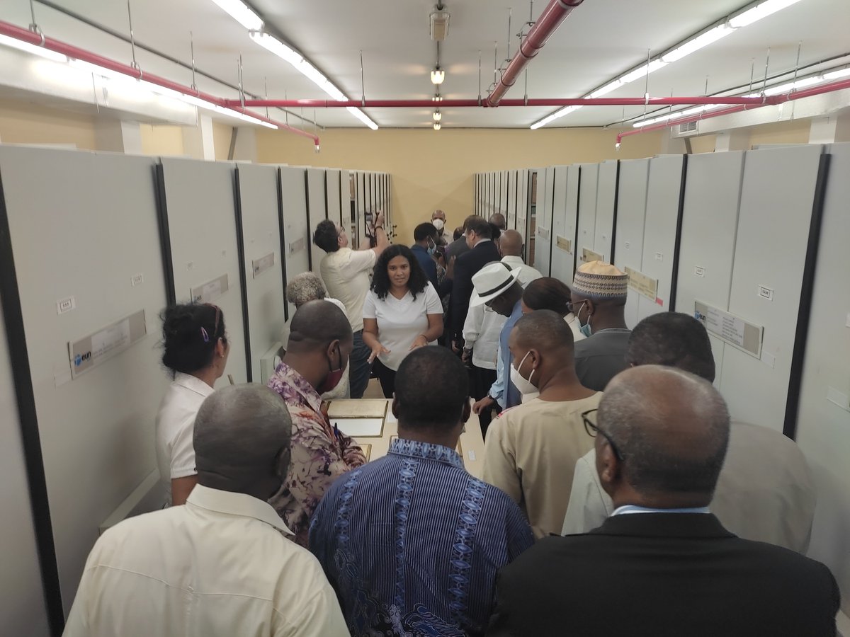 AnaFlaviaCuba's tweet photo. Puertas abiertas en el Centro de Gestión Documental del @CubaMINREX.🇨🇺

Grata representación  del Cuerpo diplomático africano.🌍 #AfricaCuenta https://t.co/g5ZAdag967