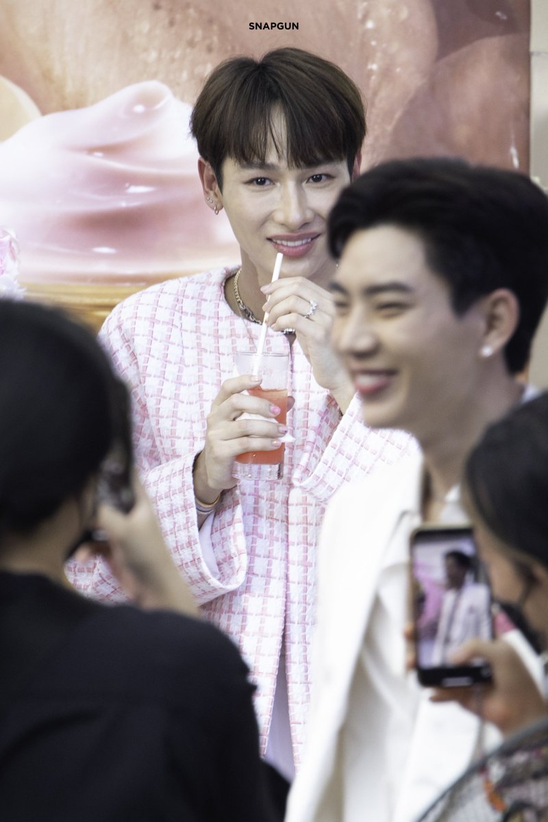 snap_gun's tweet photo. 20220624 จังหวะนี้คือเด็กเล็กน่ารักมากกก 💕

@AtthaphanP

#LancomeHappinessTH
#ออฟกัน #กันอรรถพันธ์ https://t.co/EDLSve1Tly