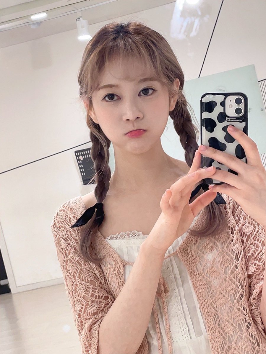 k_bora99's tweet photo. 우산 뿌셔져써..🤕 https://t.co/3MViTgYn5K
