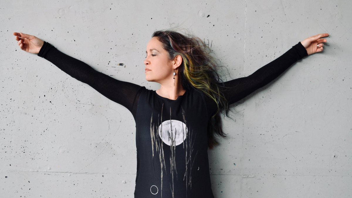 srickey13's tweet photo. 🌕
#triad #loosefittank #tanktop #wearitwith #longsleeves #blacktop #wings #moons #thecrow #witchyvibes #strength #kalmakova #BeTheMuse
Model : Stephanie Rickey
📸 : Døminique Høule
Loose Fit Tank Tops : https://t.co/MdlBgodFKv
Earrings : @Niibidoon https://t.co/csSMQOwnT7