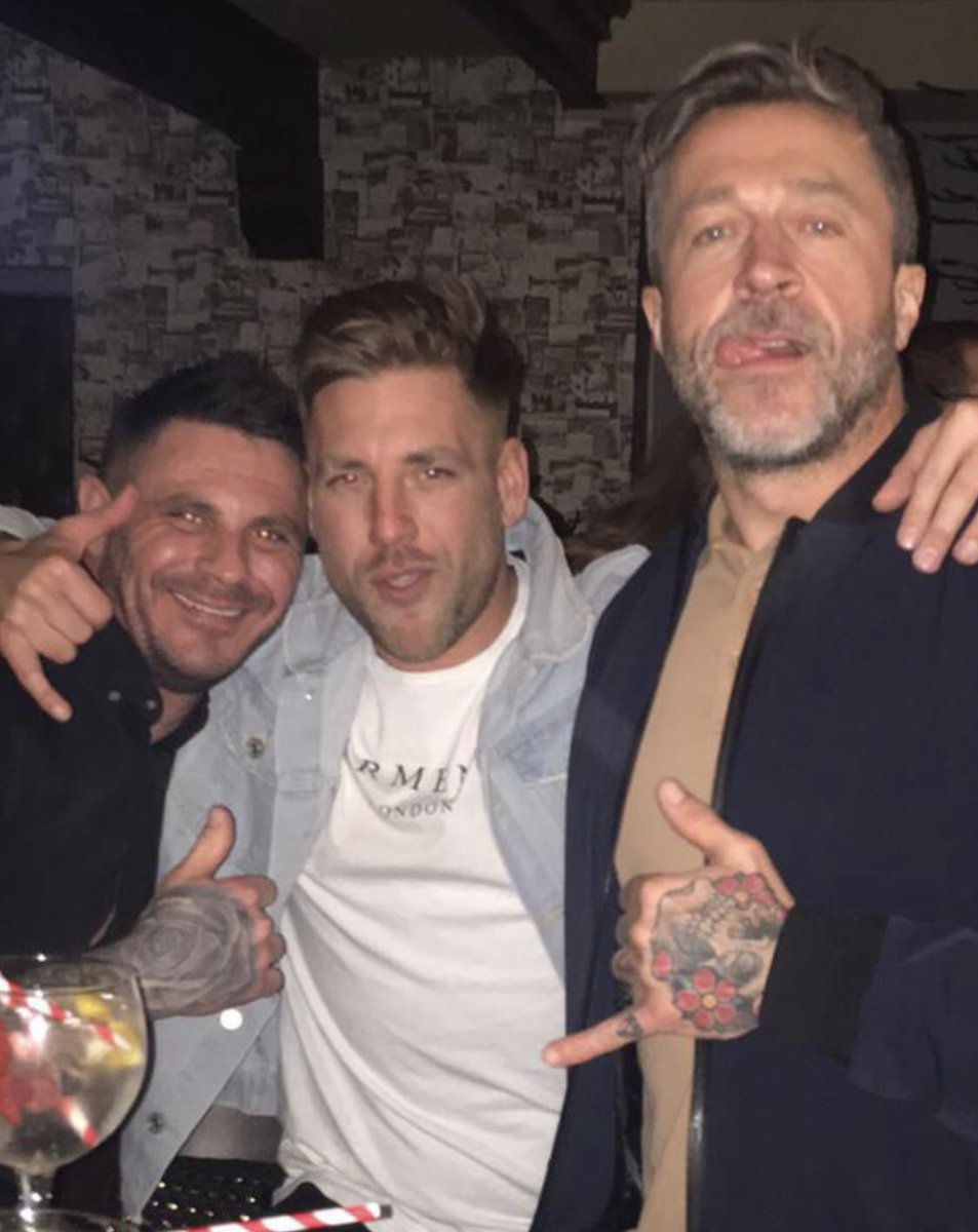 justin21972's tweet photo. Absolutely devastated to have lost this truly genuine, funny kind man. Daz woods it  was a pleasure to have you as a friend.. RIP bruv 🤙🏼❤️ #mentalhealth https://t.co/0rm2faHPn1
